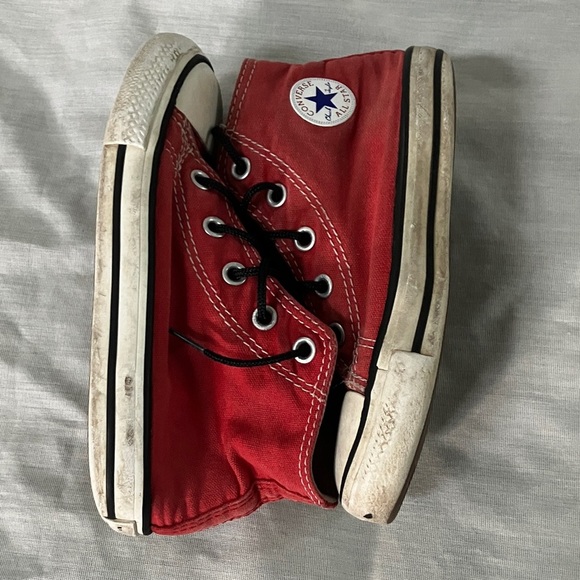 Converse toddler size 9 Kids Red Canvas Chuck Taylor All-stars Sneakers - Picture 3 of 16